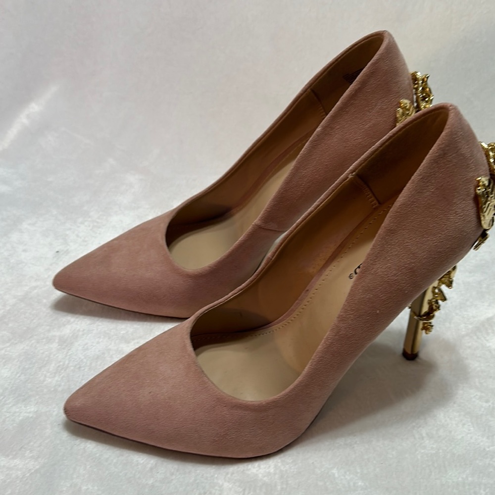 Blush heels with gold flower on heel